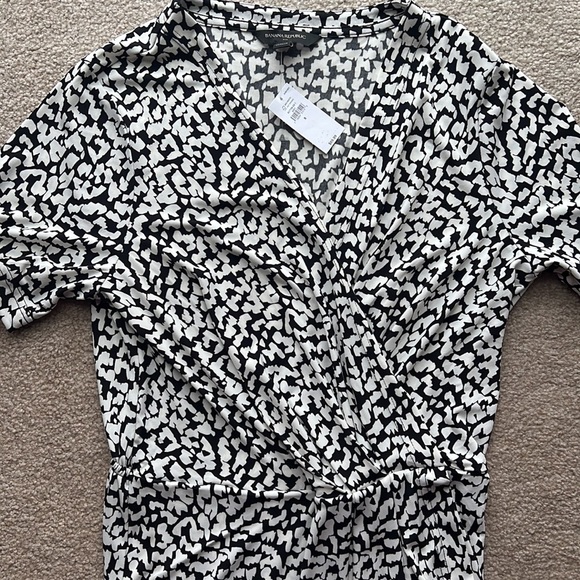 NWT Banana Republic Black and White Patterned Wrap Dress - Picture 2 of 5